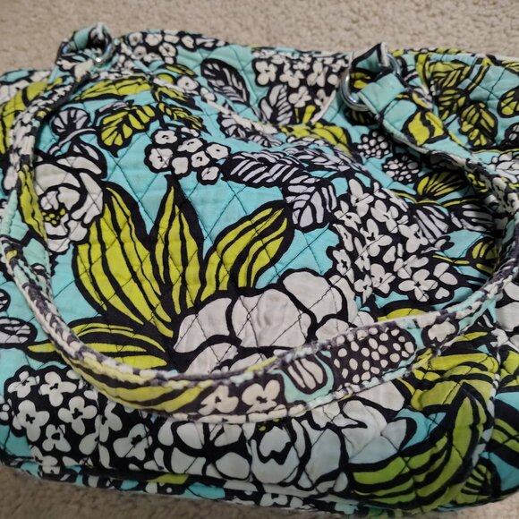 Vera Bradley Handbags - Vera Bradley purse and accessories